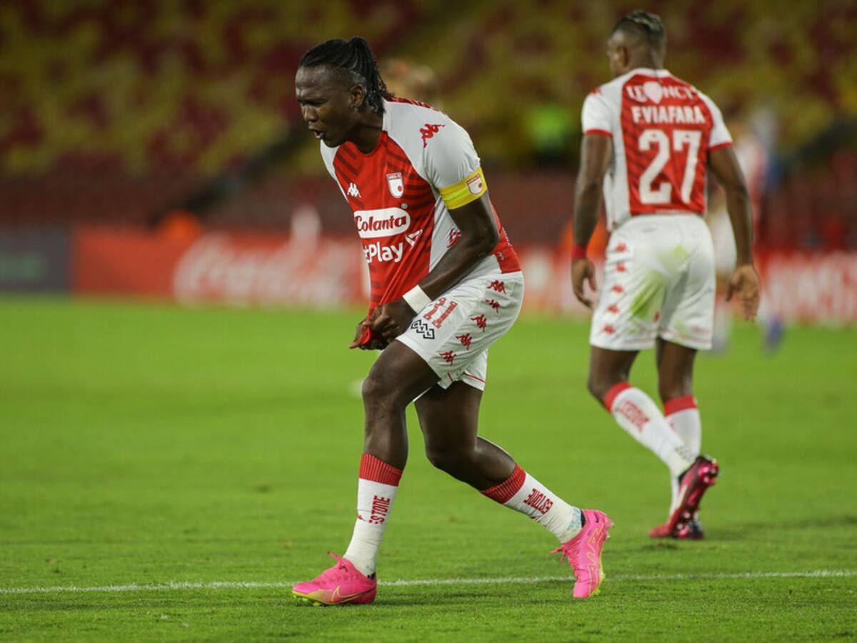 El que no patea o no arriesga, no hace gol: Rodallega por victoria de Santa Fe ante Pasto