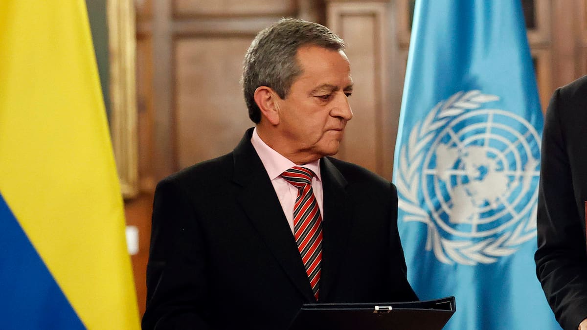 Estoy tranquilo con mis decisiones: secretario de Cancillería sobre contrato de pasaportes