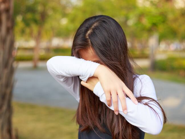 Madre denuncia que presuntos abusadores de su hija todavía siguen estudiando en el mismo colegio
