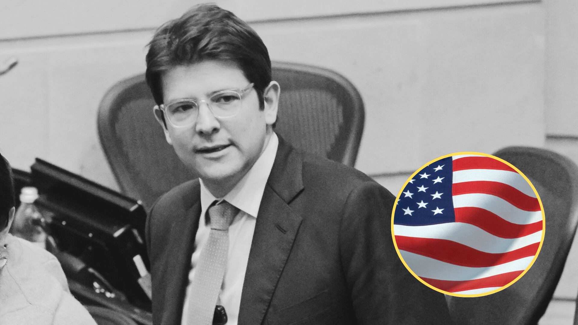 Senador y precandidato presidencial Miguel Uribe Turbay y bandera de Estados Unidos. Foto: RAUL ARBOLEDA/AFP via Getty Images