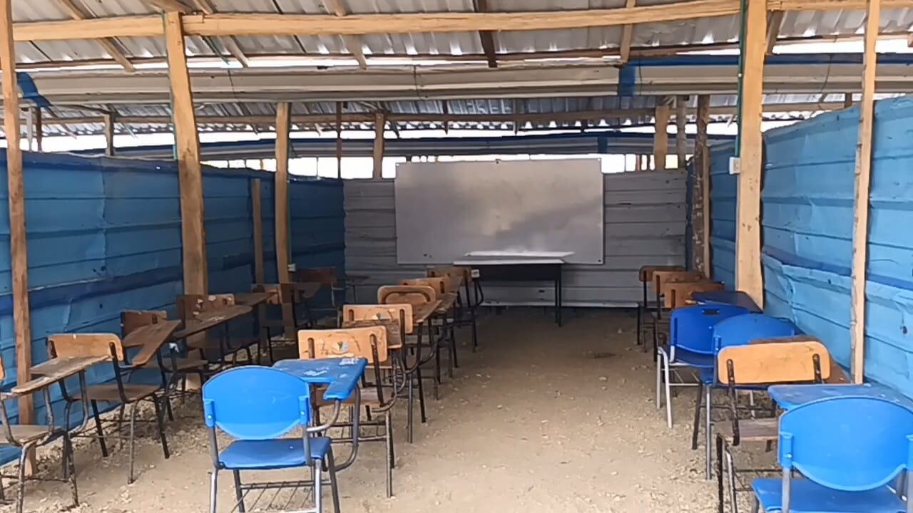 Estudiantes del colegio San Luis completan dos semanas sin clases por falta de aulas en Córdoba. Foto: captura de video.