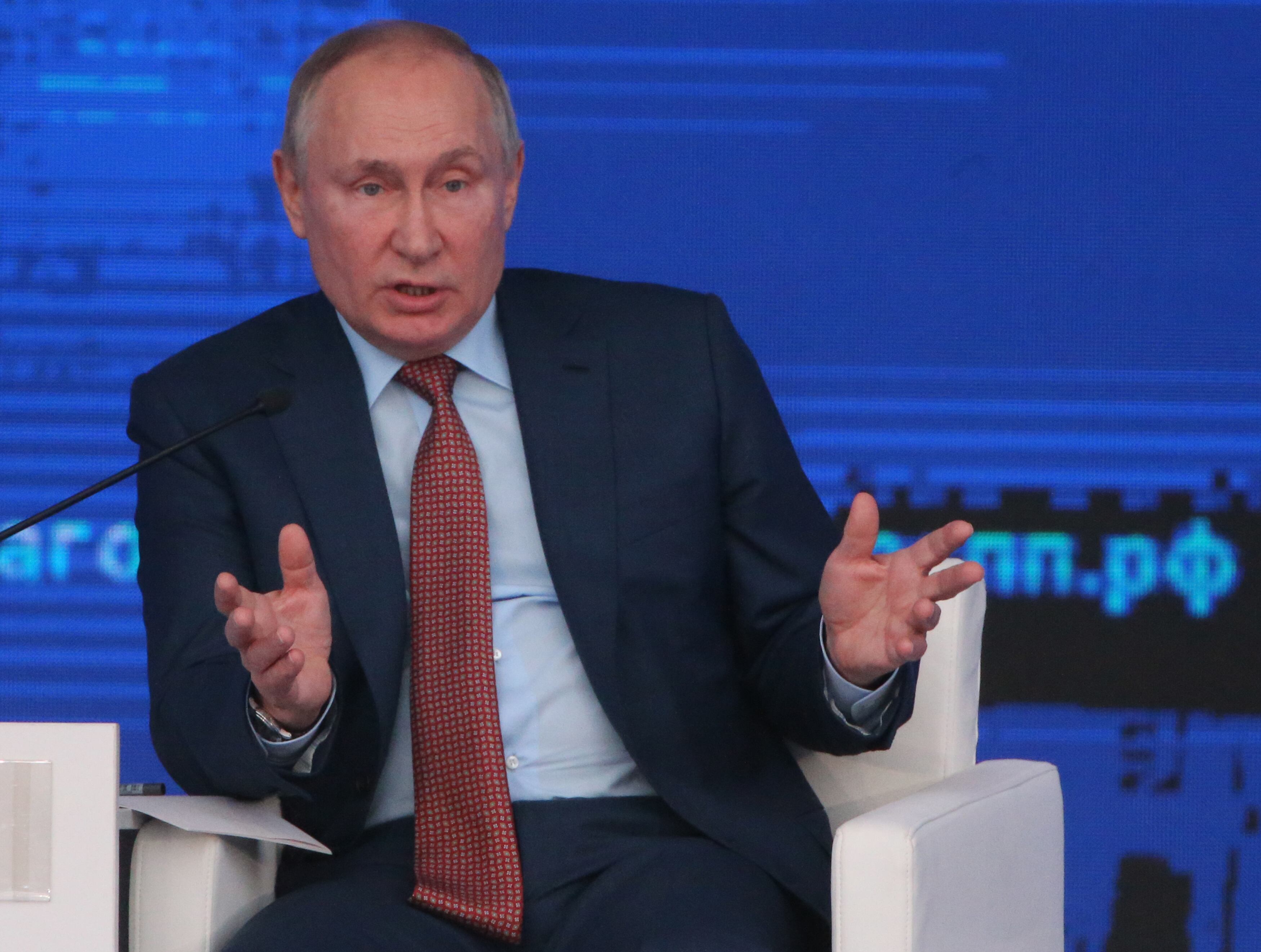 MOSCOW, RUSSIA - DECEMBER 17 (RUSSIA OUT): Russian President Vladimir Putin talks during the plenary session of the 30th Congress of Russian Union of Industrialists and Entrepreneurs (RSPP) at the State Kremlin Palace, on December 17, 2021 in Moscow, Russia. Representatives of Russia's biggest business lobby gathered at the Kremlin for an annual congress. (Photo by Mikhail Svetlov/Getty Images)