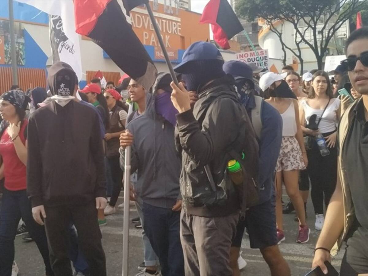 Encapuchados intimidaron a camarógrafa en marchas de Bucaramanga