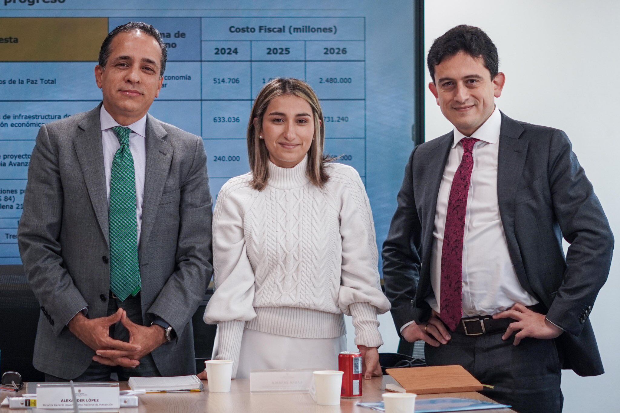 Alexander López, Laura Sarabia y Luis Carlos Reyes | Foto: DNP