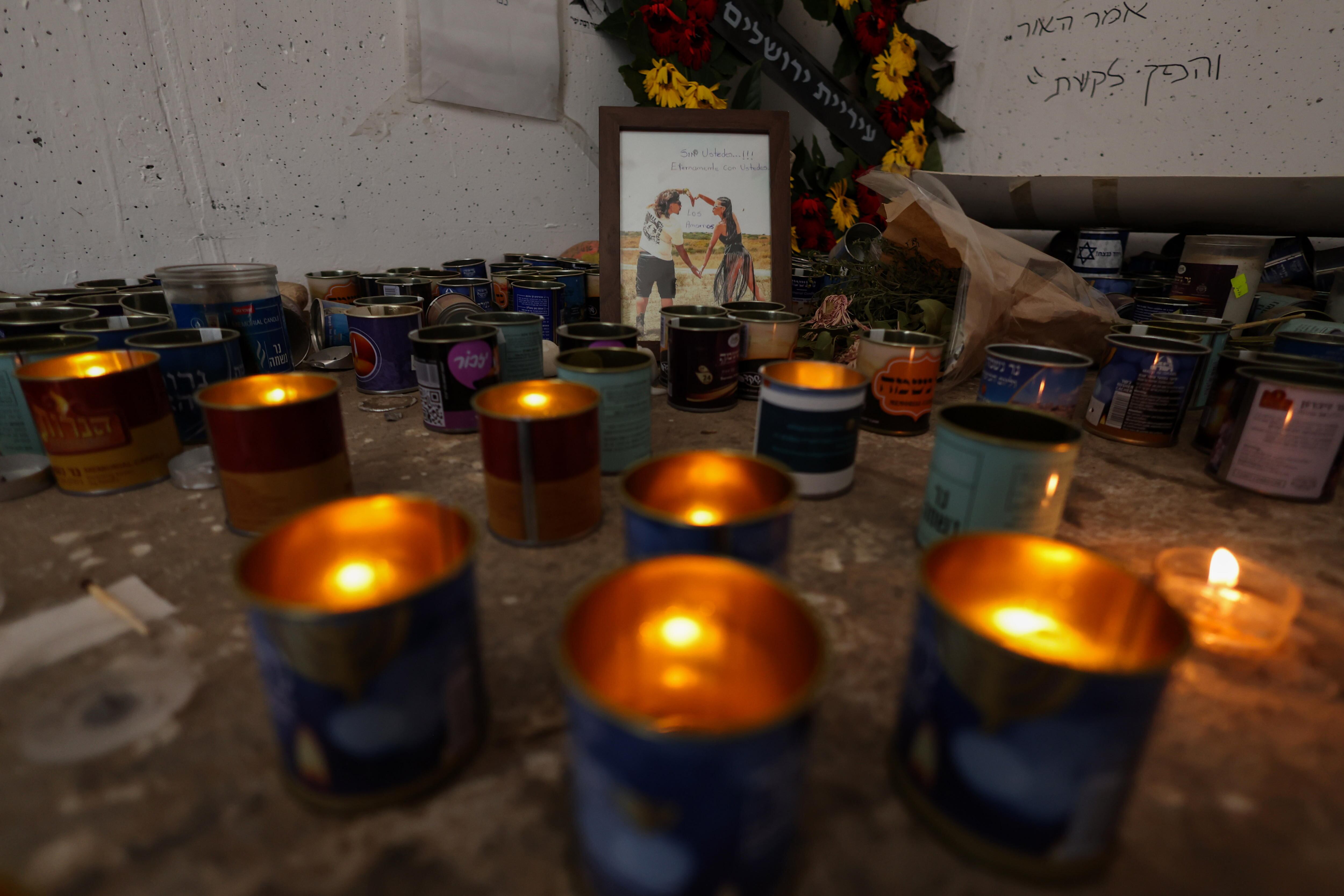 Memorial a fallecidos. FOTO: (Kibutz) EFE/EPA/ABIR SULTAN ATTENTION