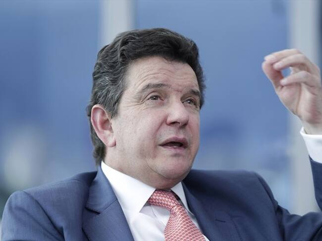 Nuevos cuestionamientos a expresidente de la ANH