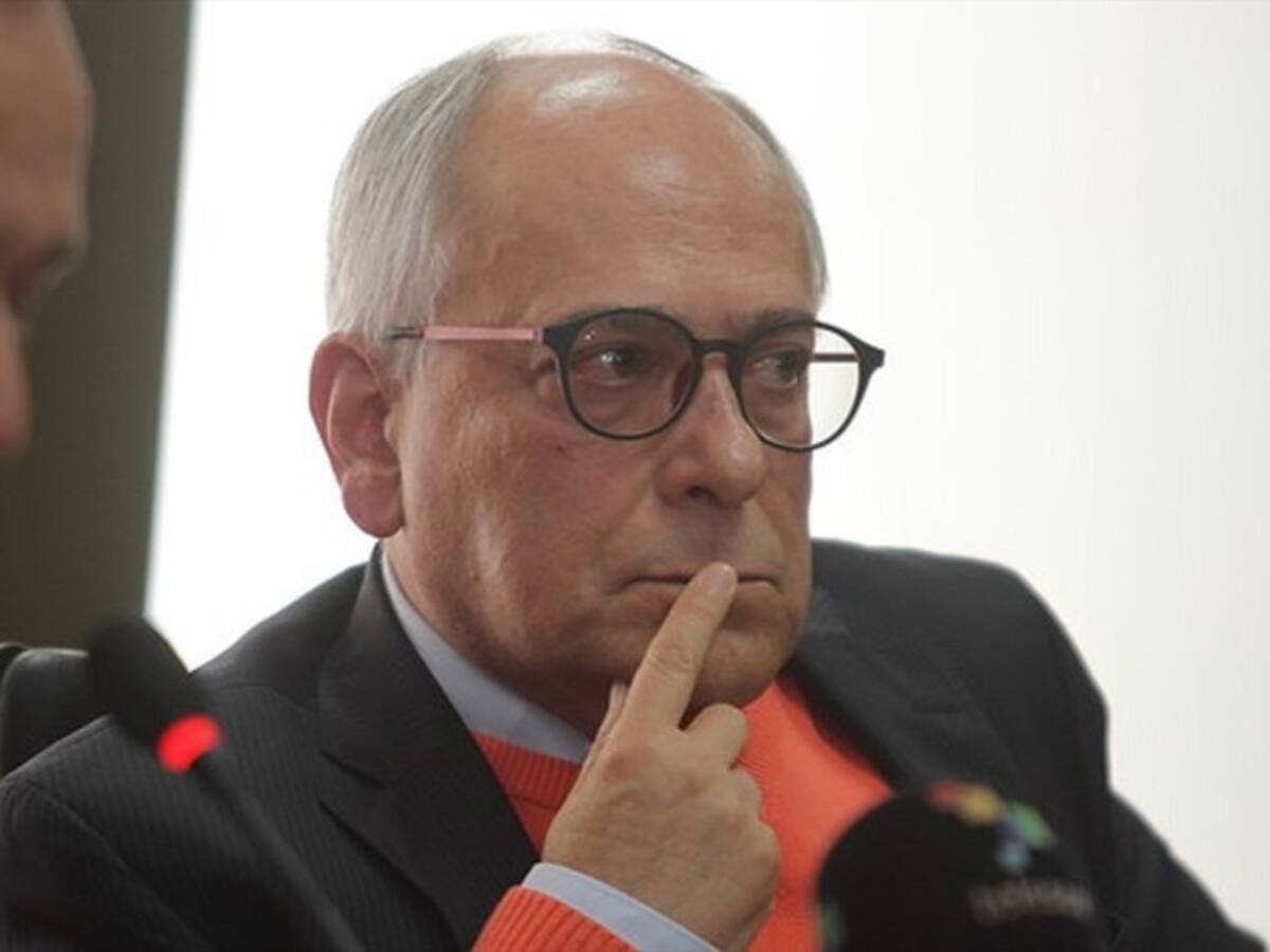 Ponencia del senador José Obdulio Gaviria propone ocho curules para víctimas en la Cámara