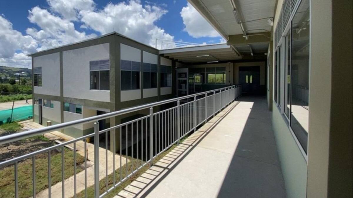 Entregan otro colegio del FFIE en Boyacá, pero aún faltan más