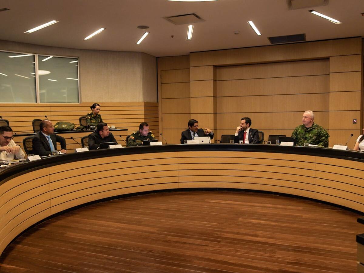 Alcalde de Bogotá responde a alerta por disputa de territorios entre grupos criminales