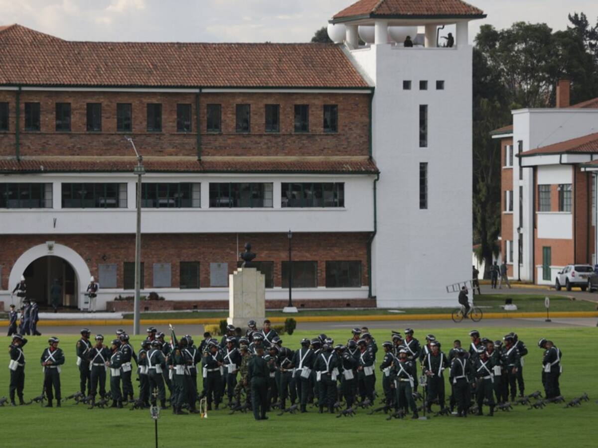 ¿Cuánto cuesta entrar a la escuela militar de cadetes? Hay becas y descuentos