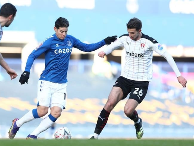 El Everton, con James Rodríguez de titular y Yerry Mina, quien ingresó en el complemento, superó 2-1 al Rotherham. Foto: Getty Images / JAN KRUGER