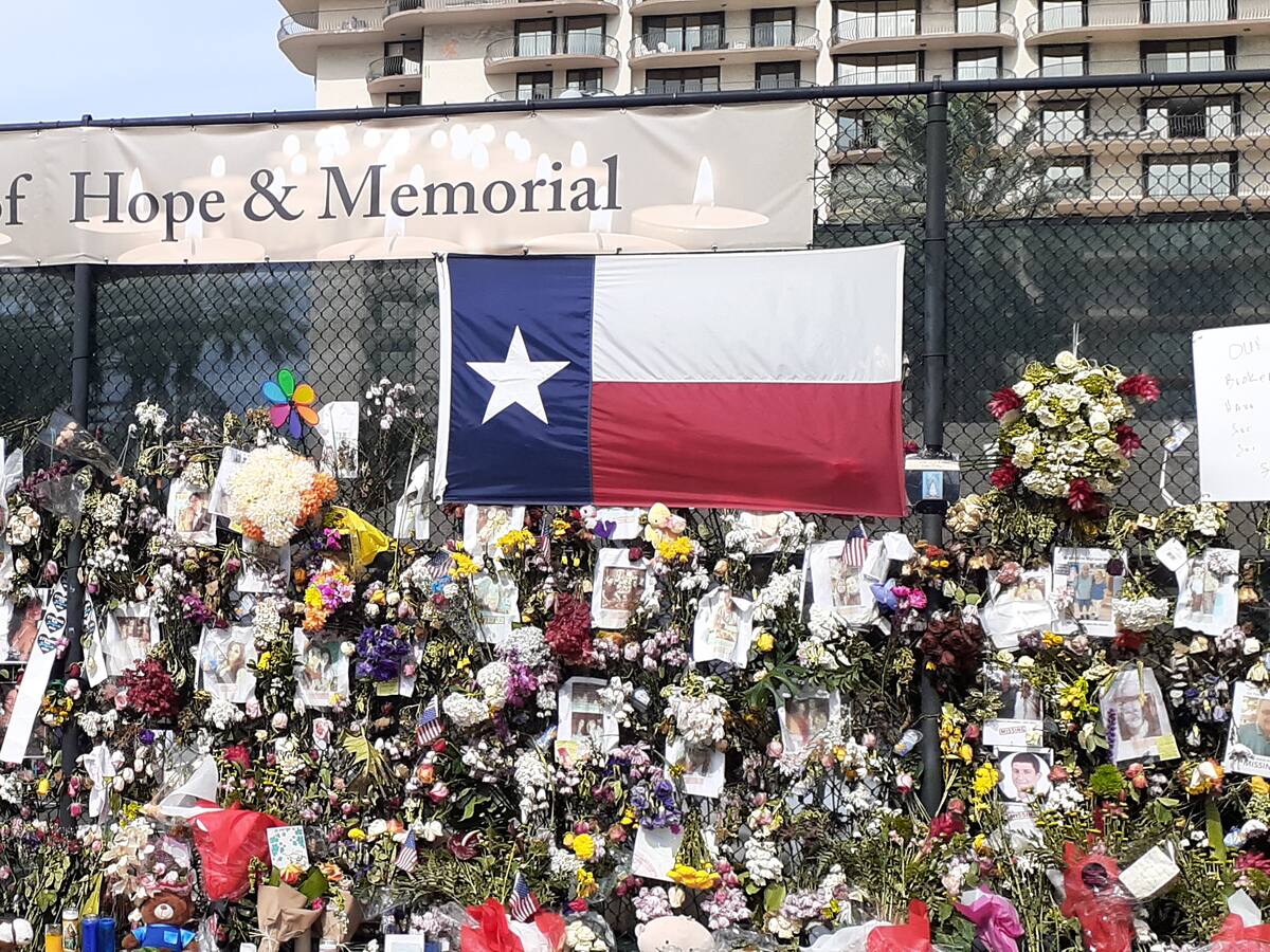 Un año del colapso del edificio de Surfside: familiares conmemoran a las víctimas