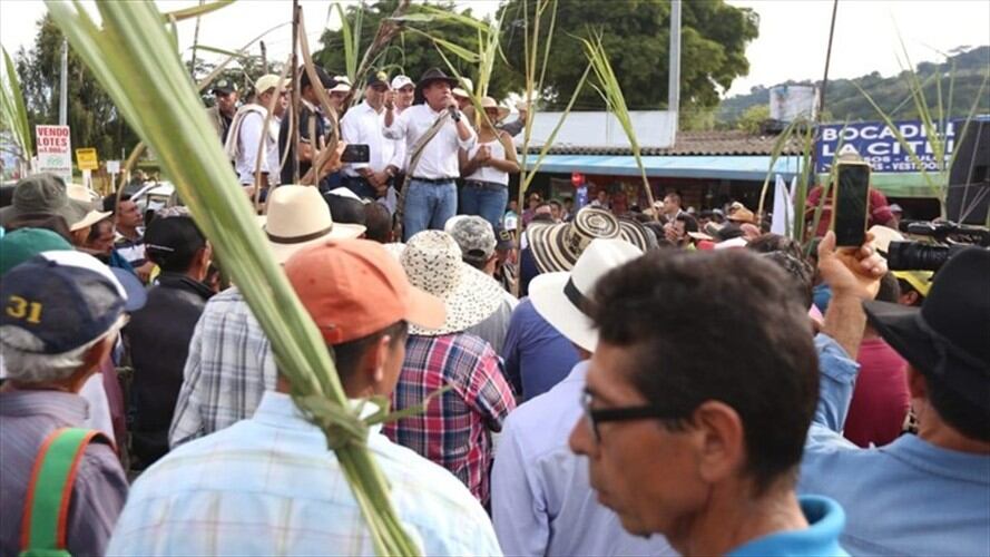El pasado 28 de enero el gobernador de Boyacá, Carlos Andrés Amaya, pidió a los manifestantes no bloquear la vía.. Foto:Gobernación de Boyacá