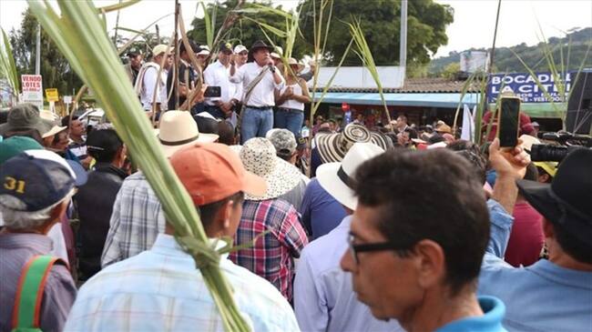 El pasado 28 de enero el gobernador de Boyacá, Carlos Andrés Amaya, pidió a los manifestantes no bloquear la vía.. Foto:Gobernación de Boyacá