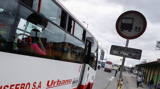 El superintendente de Transporte, Camilo Pabón, aseguró que lo plazos para esta reactivación dependerán de los alcaldes.. Foto: Colprensa