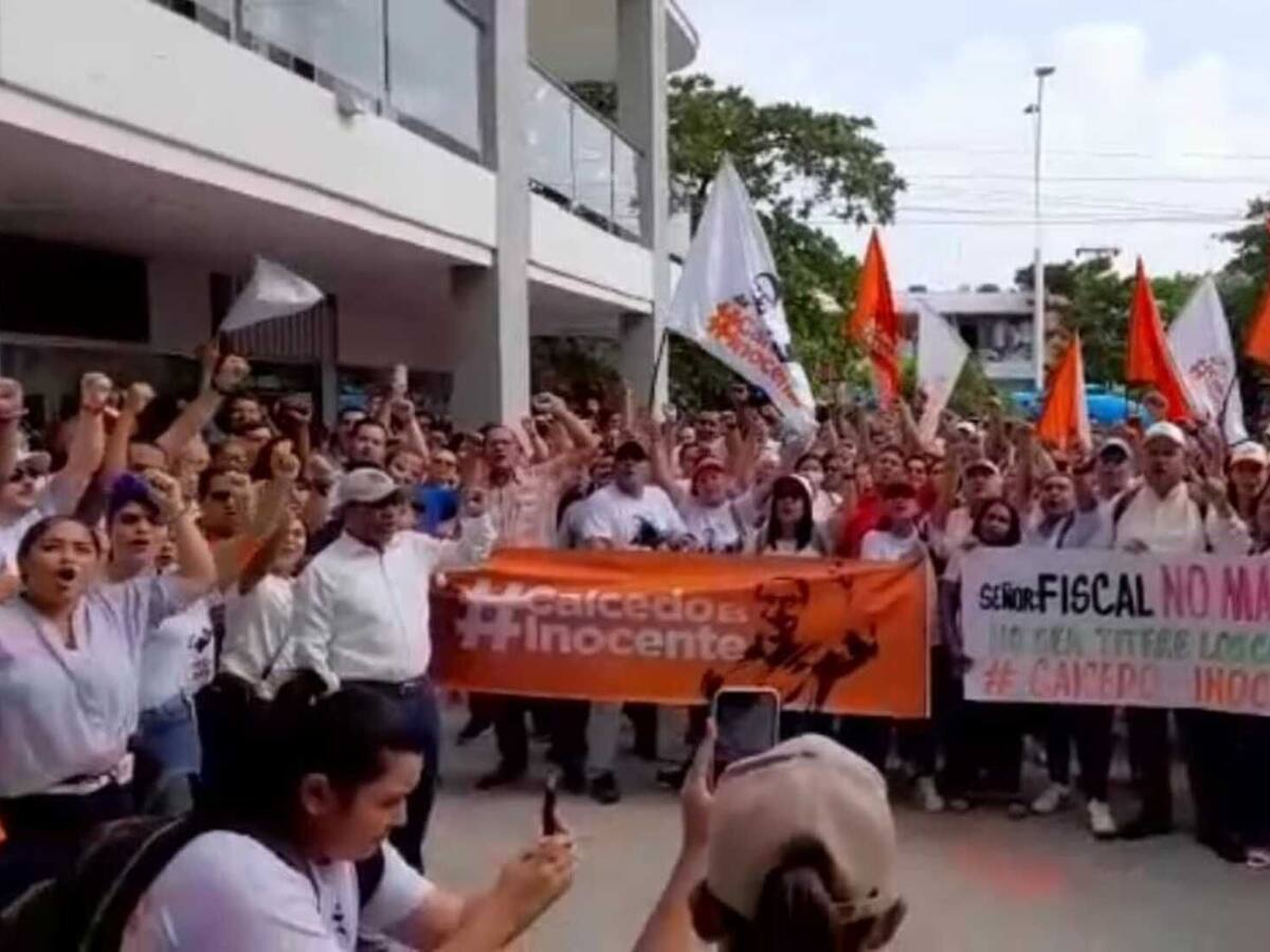 Simpatizantes de Fuerza Ciudadana apoyan a Caicedo