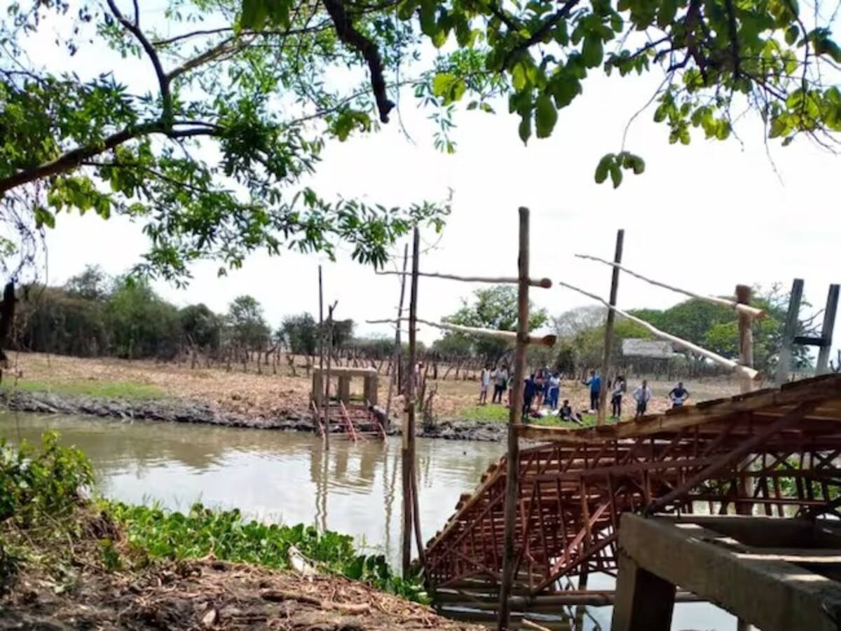 Colapsó puente peatonal ubicado en el corregimiento de Pajaral, Magdalena