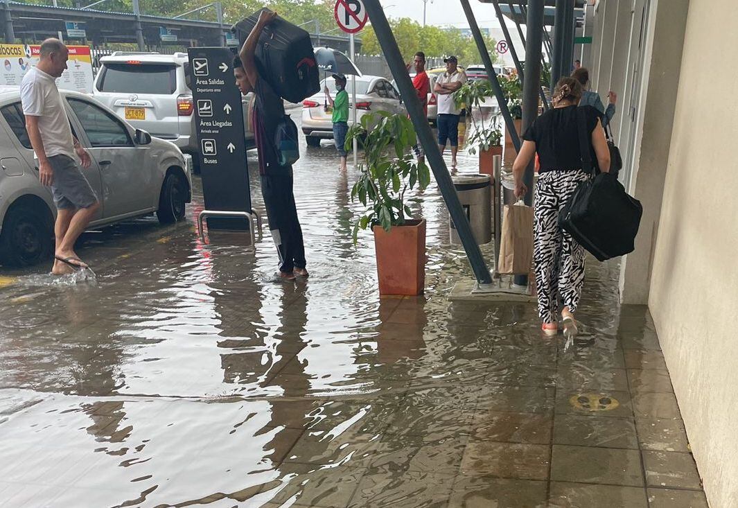 Fuertes lluvias generaron emergencia en el aeropuerto Los Garzones de Montería. Foto: cortesía.