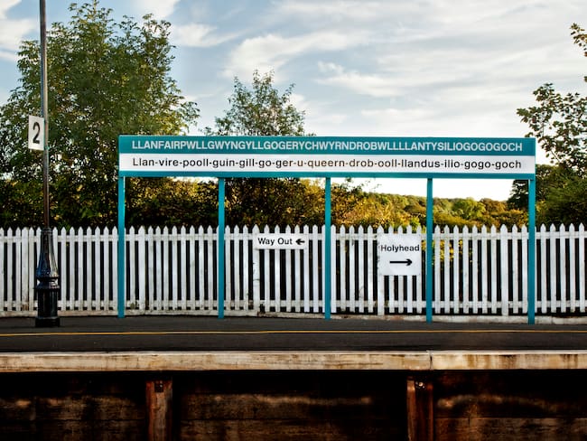 El pueblo con el nombre más largo del mundo, conocido como Llanfair PG. Foto: Getty Images.