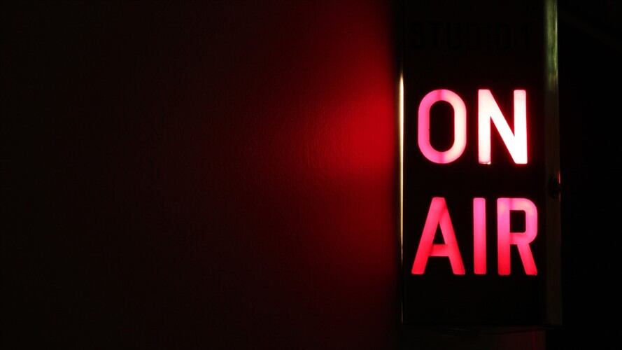 Karen Abudinén explicó la razón por la que no es posible la adjudicación de emisoras en FM. Foto: Getty Images / ON AIR