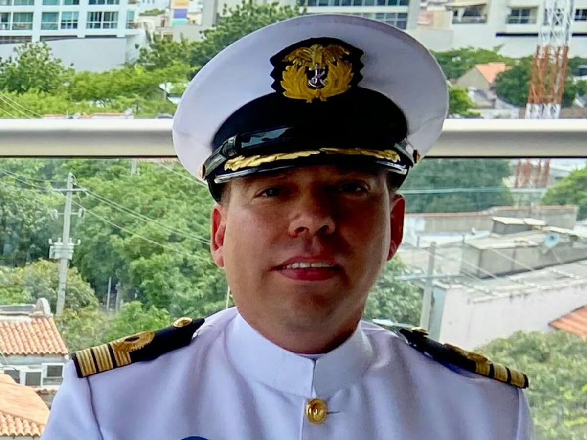 El capitán de fragata Julio César Monroy Silvera asume como nuevo capitán de puerto de Santa Marta