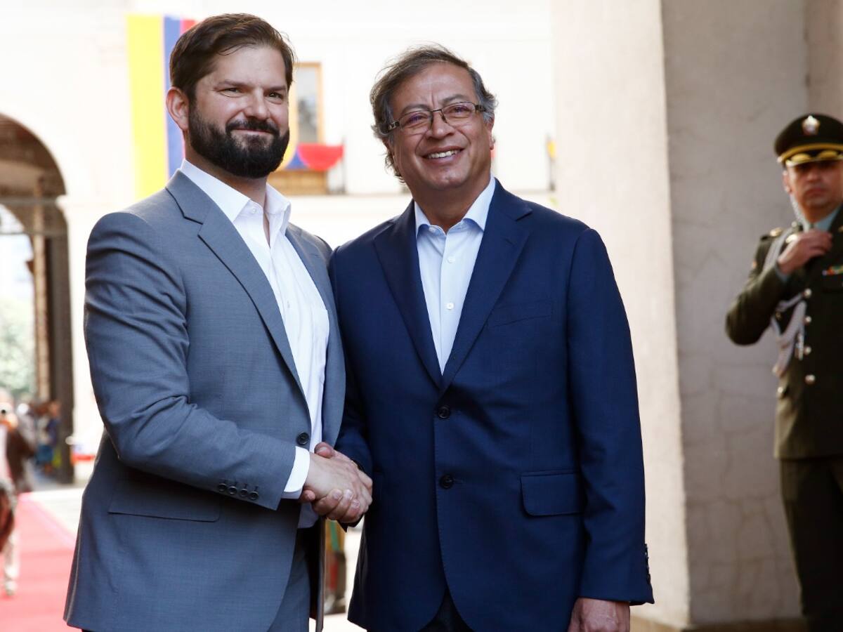 Gustavo Petro ya está en Chile: Gabriel Boric lo recibió en el Palacio de la Moneda