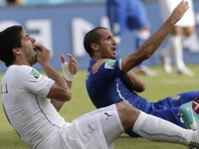 ¿Qué opina del mordisco del jugador uruguayo Luis Suárez?