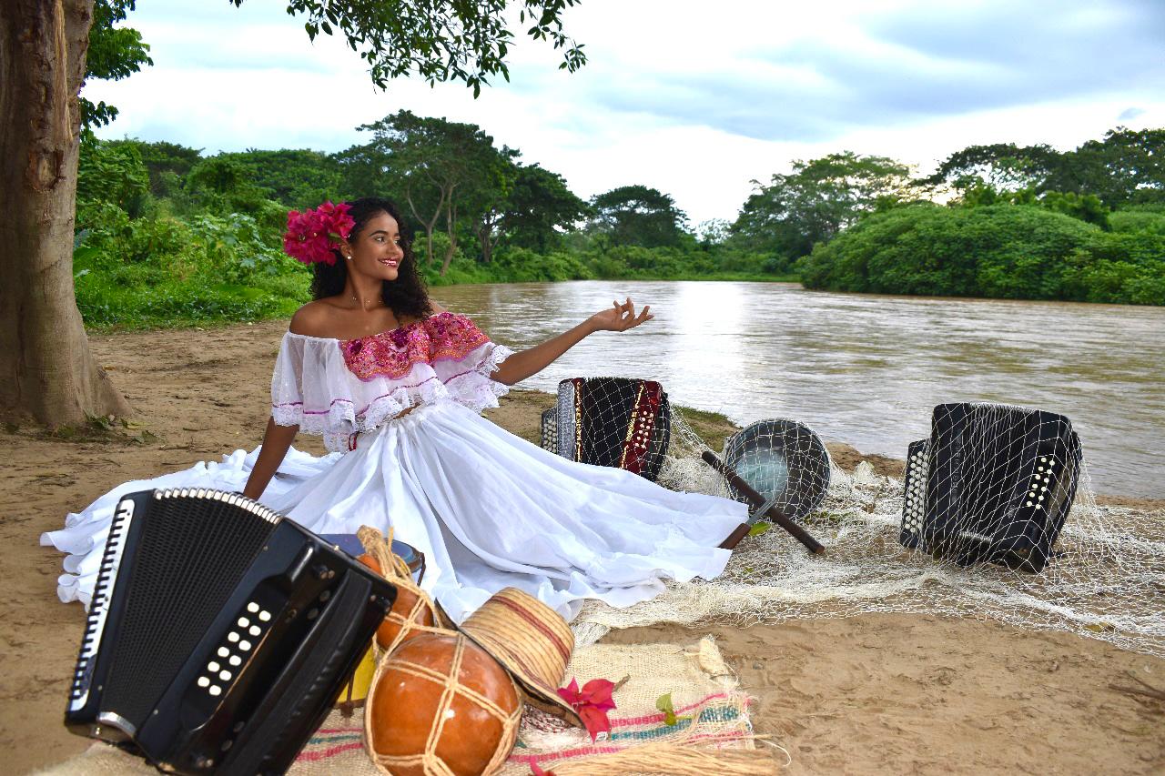 Noris Alí reina de las fiestas patronales/ Jose Polo