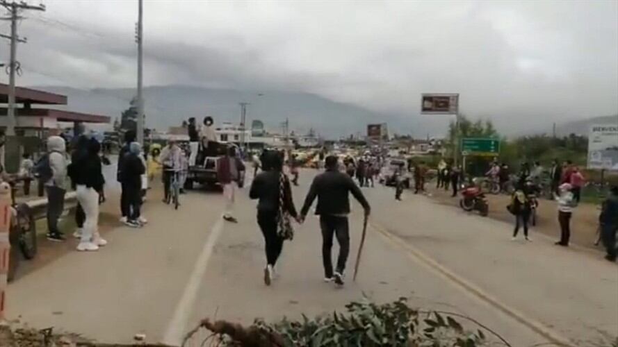 Hay deslizamientos en tres sectores de la transversal del Sisga. . Foto: W