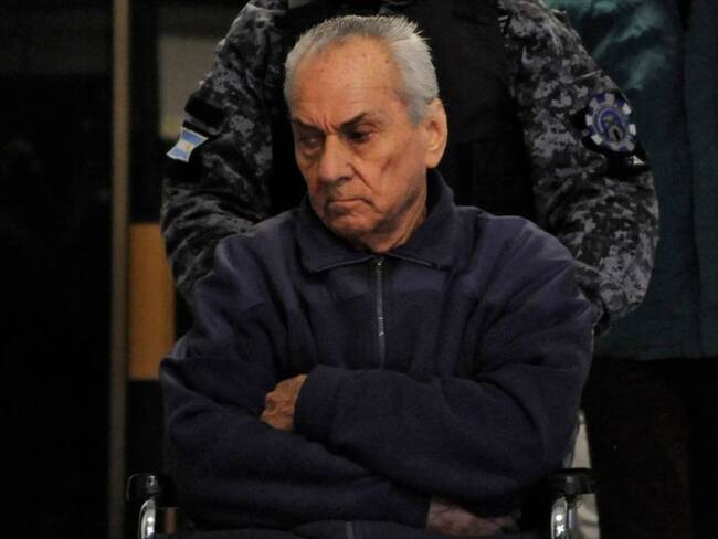 El papa Francisco sabía de las violaciones de curas a niños sordomudos: padre de víctima