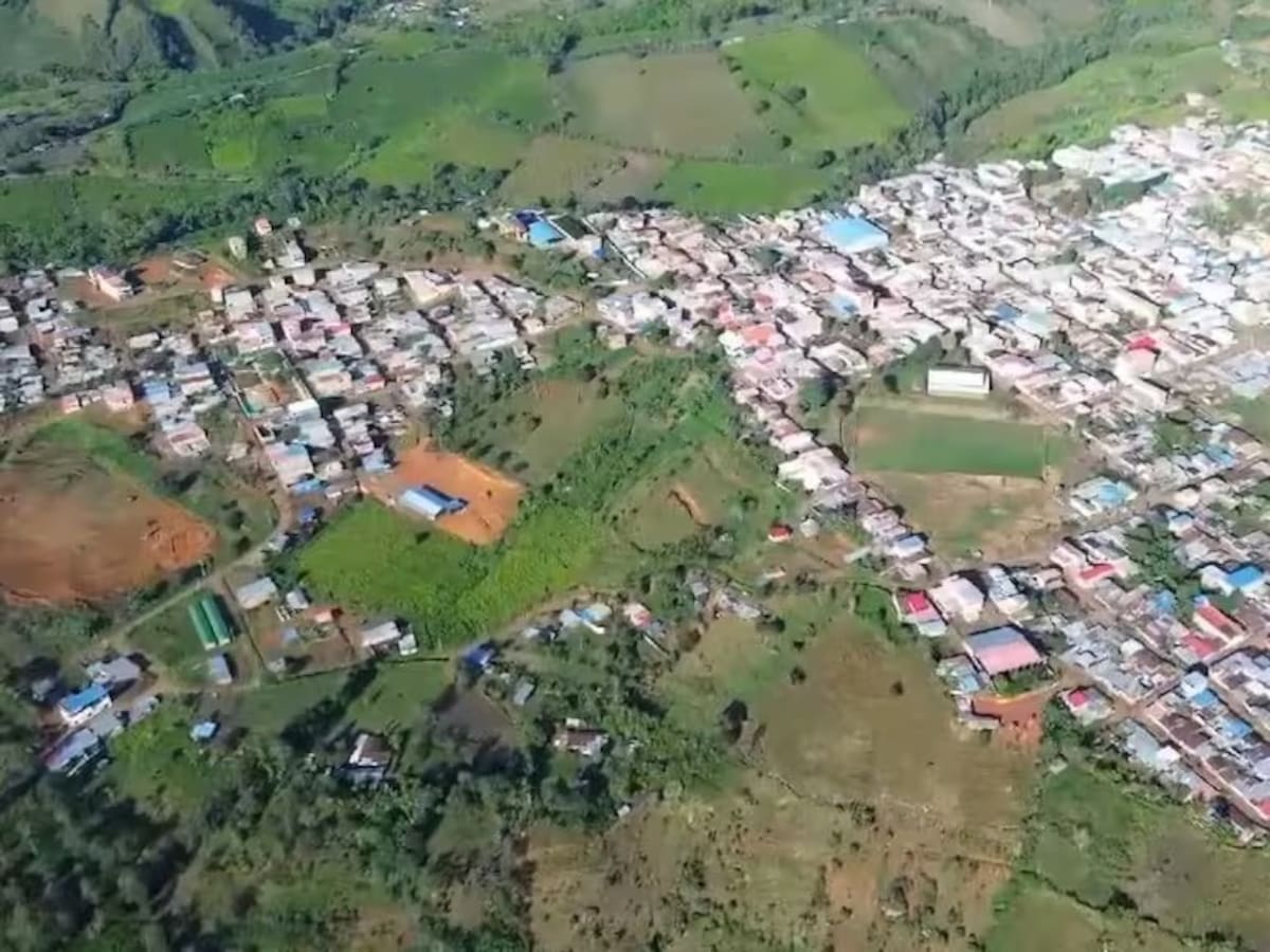 500 familias desplazadas en El Plateado, Cauca, por combates entre las disidencias y el Ejército