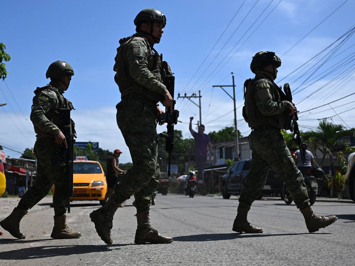 Murieron 8 militares en Ecuador al enfrentarse a grupo disidente de las FARC, según Fiscalía