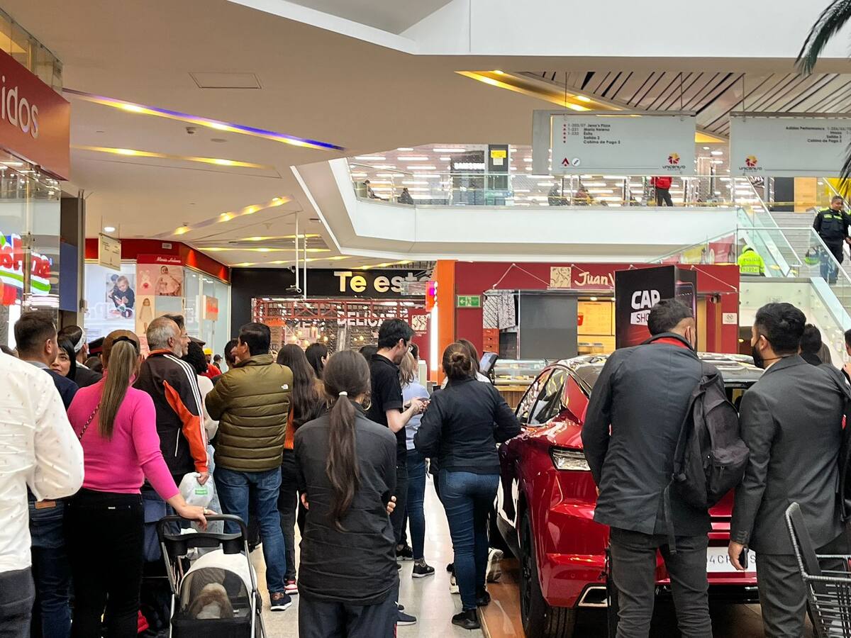 Hombre asesinó a una mujer y luego intentó quitarse la vida en Unicentro, en Bogotá