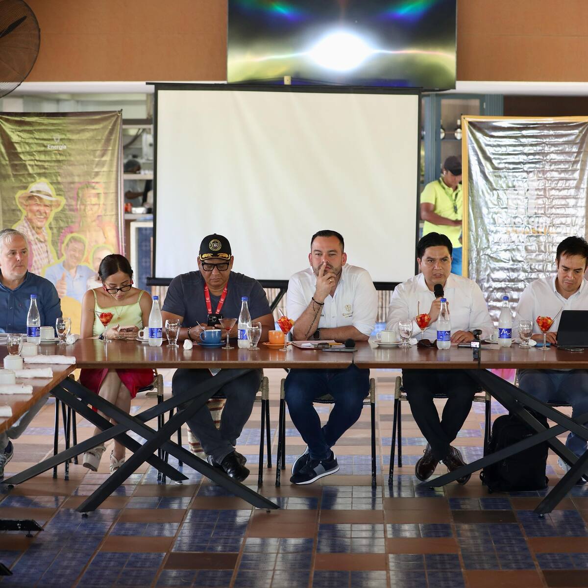 MinEnergía anunció la reactivación de 20 proyectos de energía solar y eólica en La Guajira