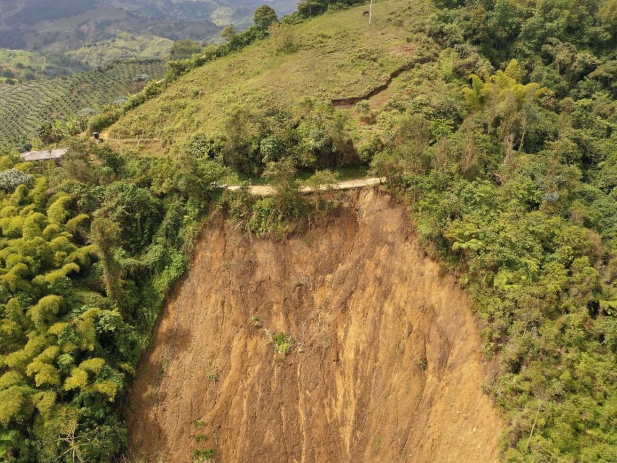 Más de 20 veredas del norte de Caldas incomunicadas por falla geológica