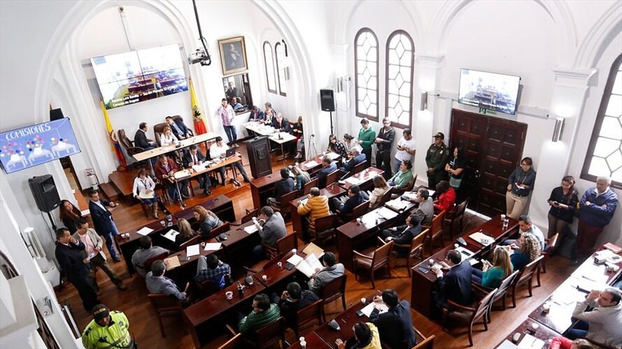 De las 45 curules disponibles en el Concejo, 24 estarán ocupadas por nombres nuevos y 21 consiguieron su reelección. Foto: Colprensa