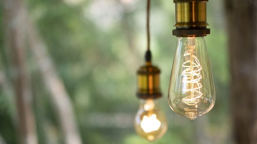 Imagen de referencia de energía eléctrica. Foto: Getty Images / Chonticha Vatpongpee / EyeEm