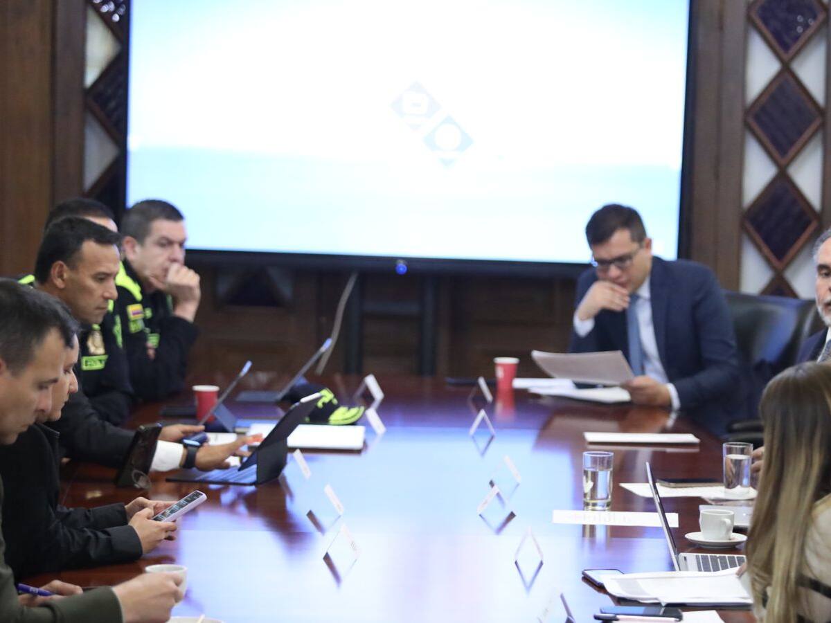 Lista de 41 personas a las que se les reforzará la seguridad con más de 1.000 hombres y 500 carros