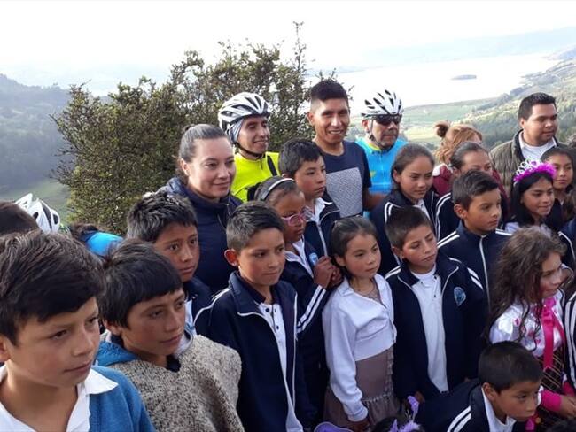 En medio de niños y ciclistas aficionados, Nairo entregó detalles de su próxima temporada