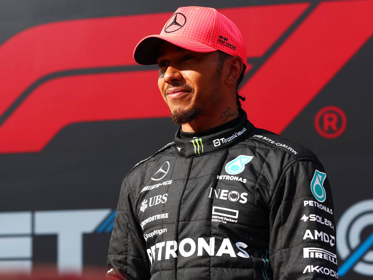 Bombazo en la F1: Hamilton ficharía por Ferrari y Carlos Sainz pasaría a otra escudería