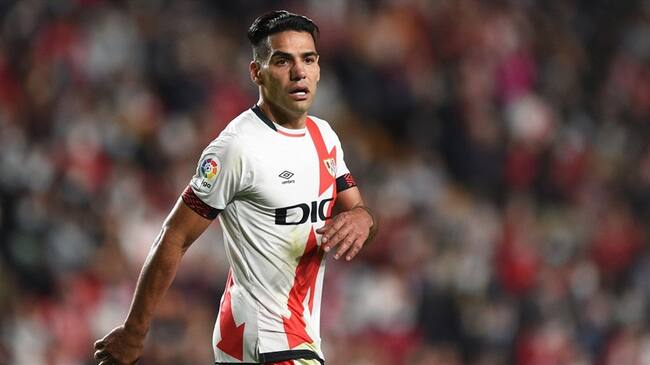 Delantero colombiano Radamel Falcao García con el Rayo Vallecano ante el Barcelona. Foto: Denis Doyle/Getty Images