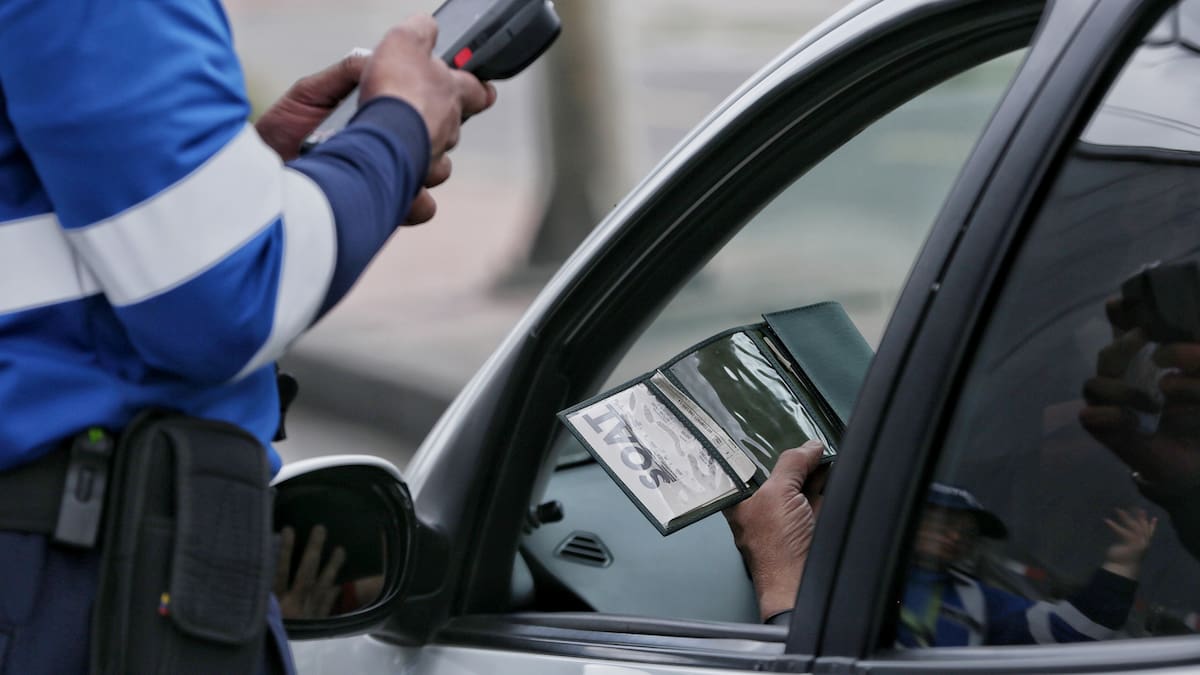 Audio: tramitadores sacan permisos falsos para transitar por Bogotá en pico y placa