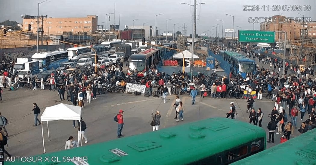 Bloqueo en la Autopista Sur. Foto: TransMilenio