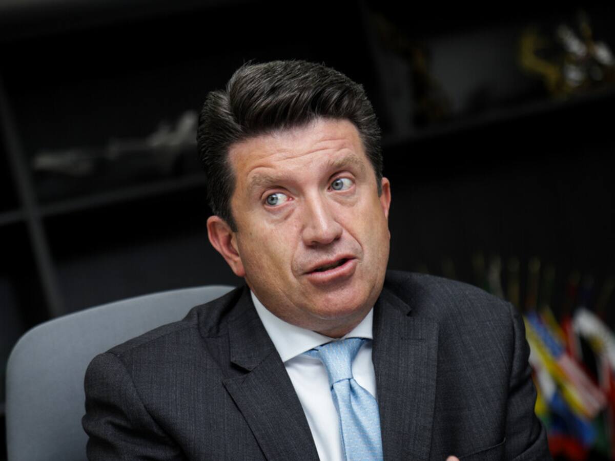Molano a Petro: Il Distorto Italiano fue cortina de humo para no hablar de plata a campaña