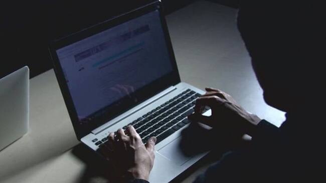 Los hacker ucranianos dicen haber infiltrado miles de correos que provienen de la oficina de altos funcionarios del Kremlin.. Foto: BBC Mundo