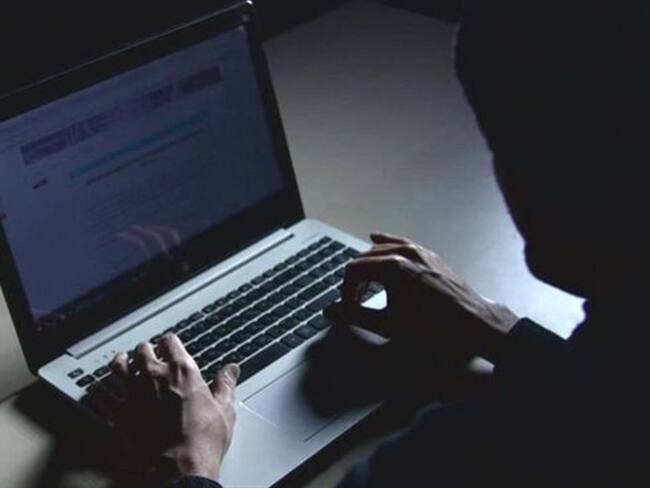 Los hacker ucranianos dicen haber infiltrado miles de correos que provienen de la oficina de altos funcionarios del Kremlin.. Foto: BBC Mundo