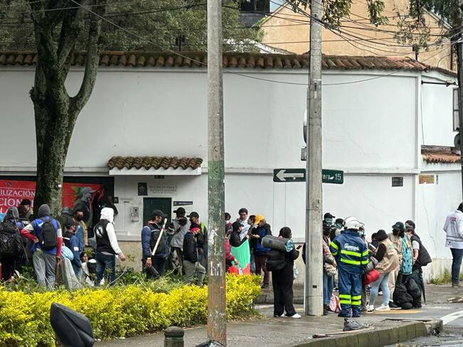 Congreso de los Pueblos acampa en Nunciatura Apostólica de Bogotá en busca de negociar