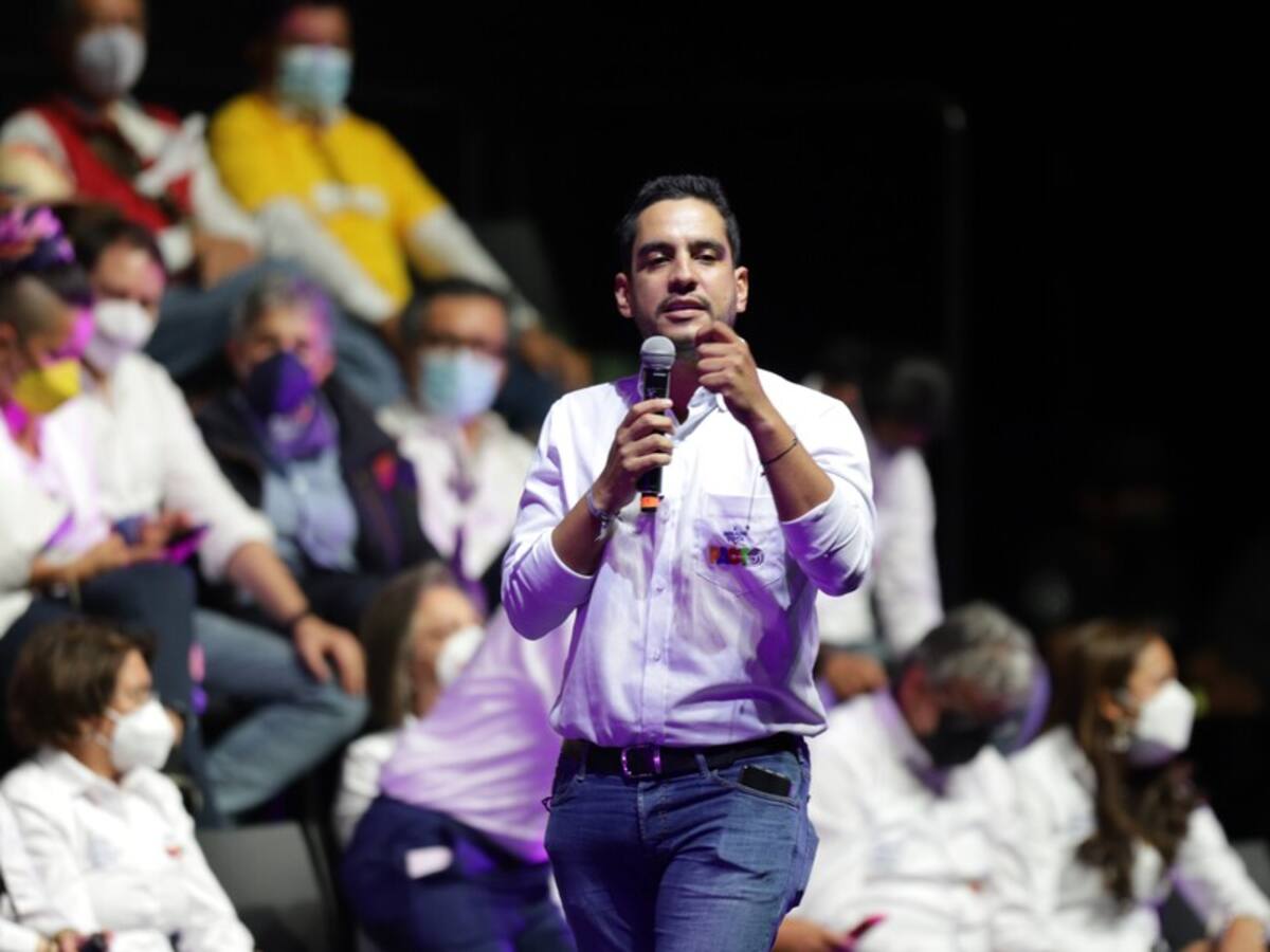 Al Oído: El foco no se puede perder, ¡senador Álex Flórez, renuncie!