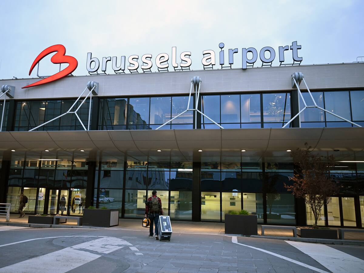 El aeropuerto de Bruselas cerró su espacio aéreo por la presencia de drones
