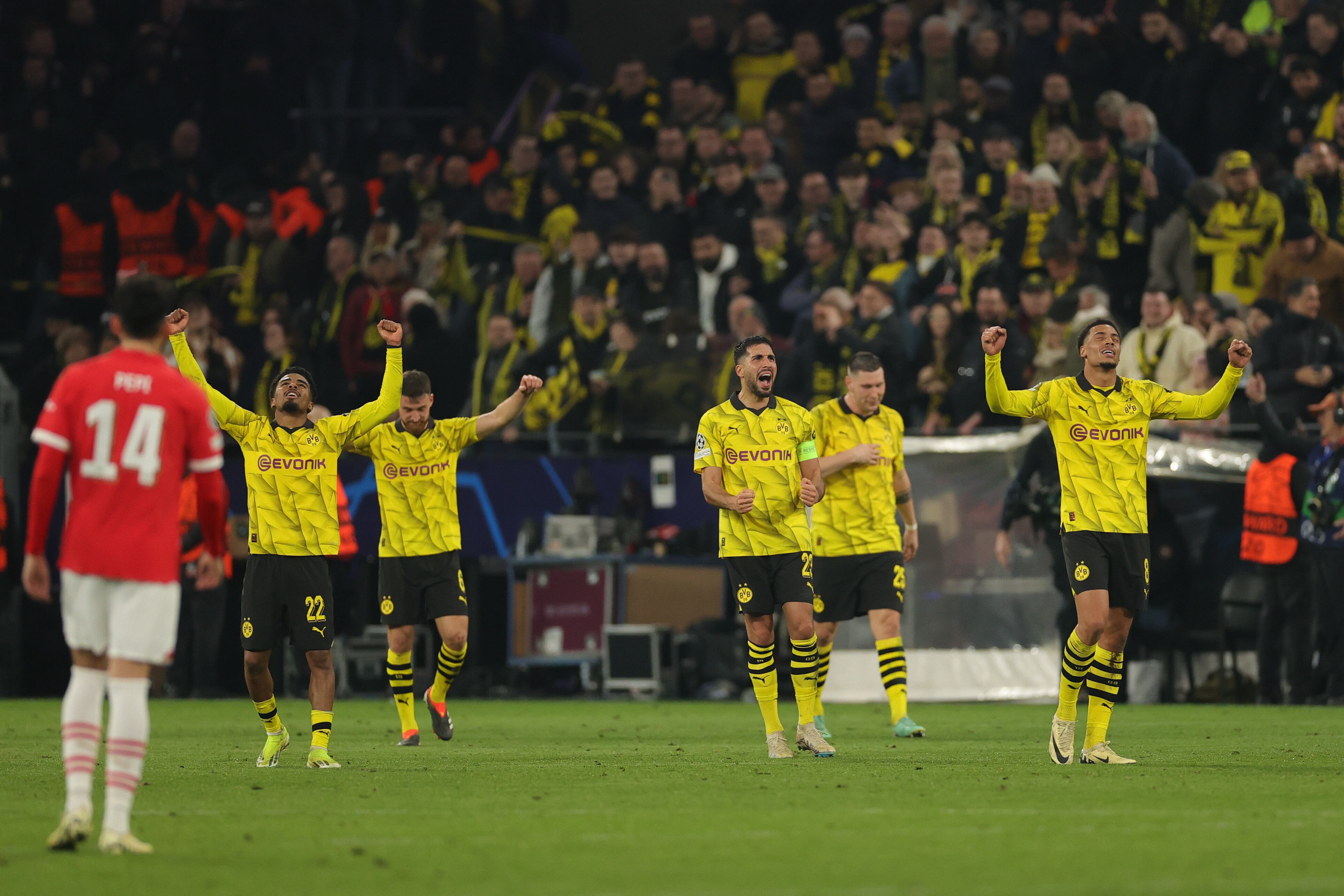 Jugadores del Dortmund, celebrando. Foto: EFE/EPA/FRIEDEMANN VOGEL.